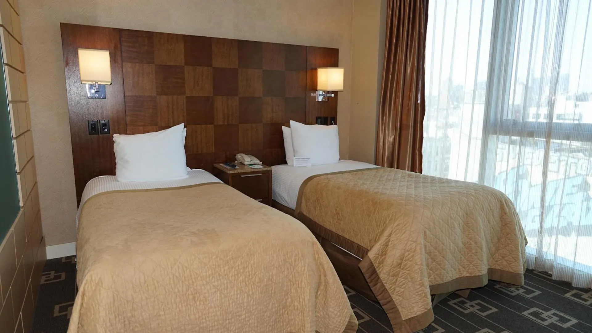 Wyndham Garden Chinatown Hotel New York