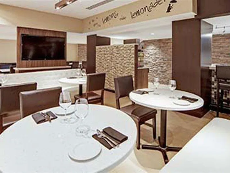 Wyndham Garden Chinatown Hotel New York
